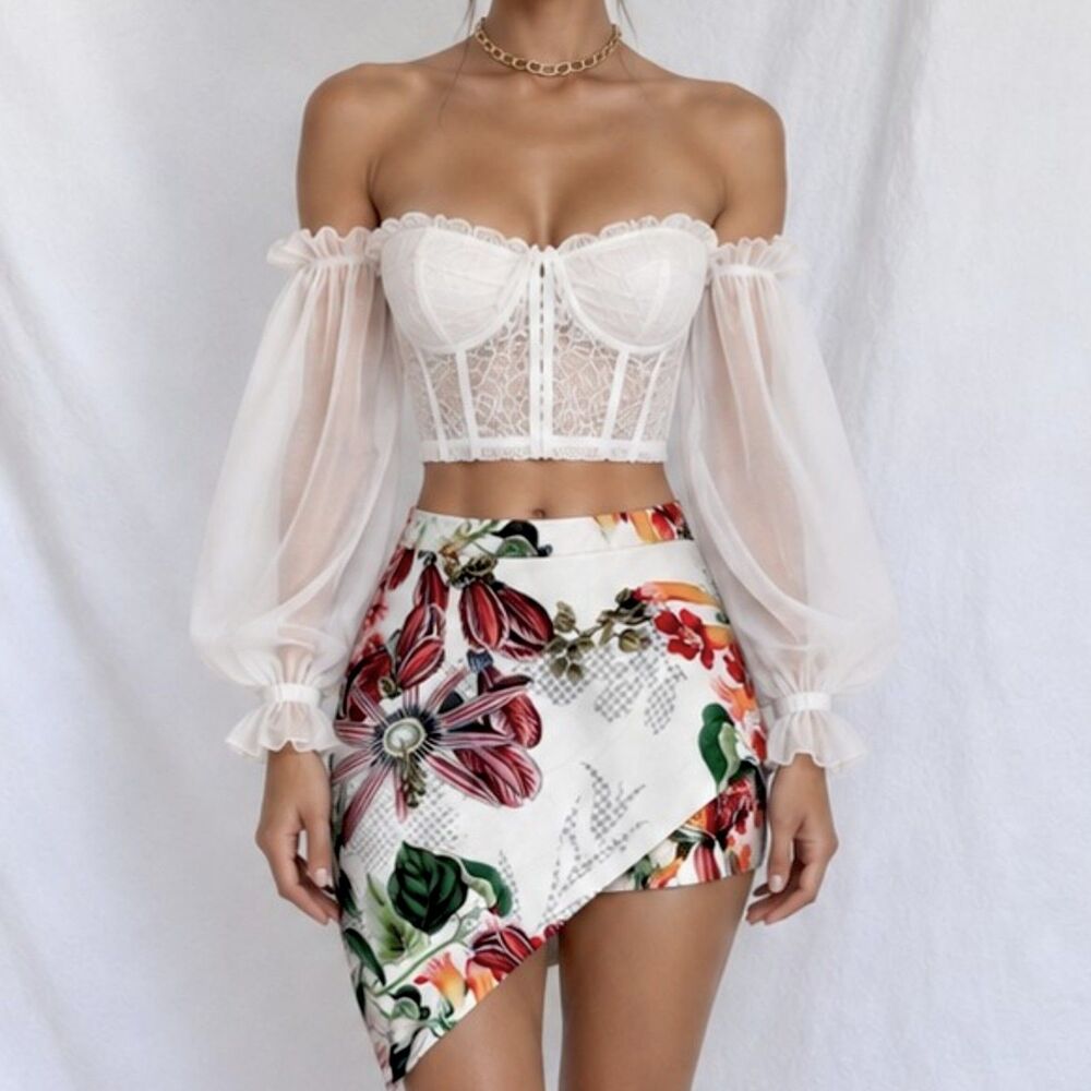 Vintage Y2K 90s White Floral High Waisted Asymmetric Skort Short Skirt Size XS